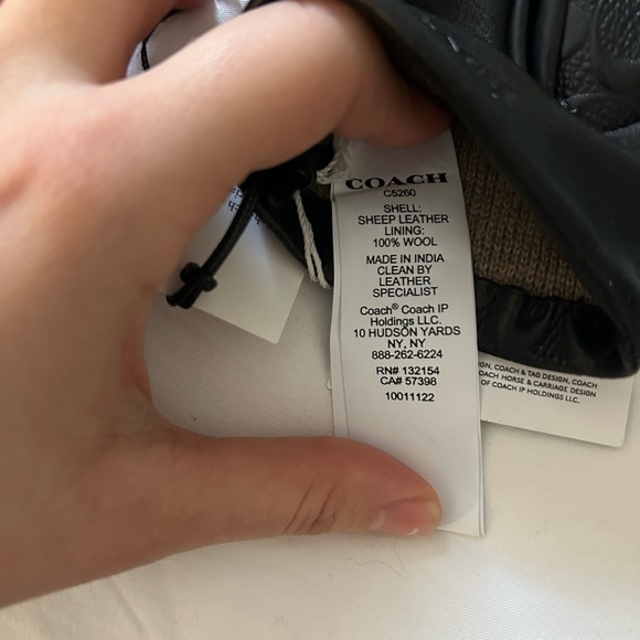 Coach Tech Glove - Picture 5 of 6